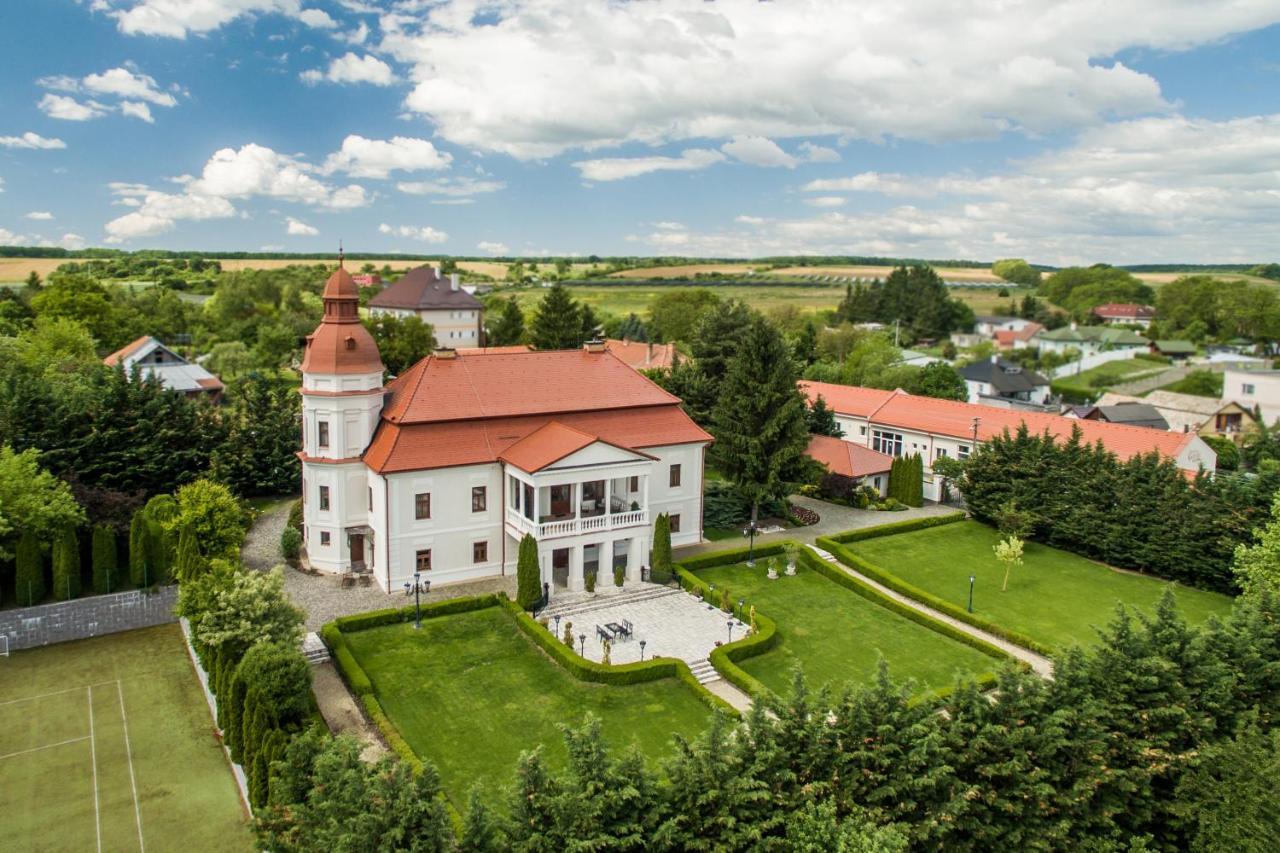 Am Kastiel Penzion Rimavská Sobota Exterior foto